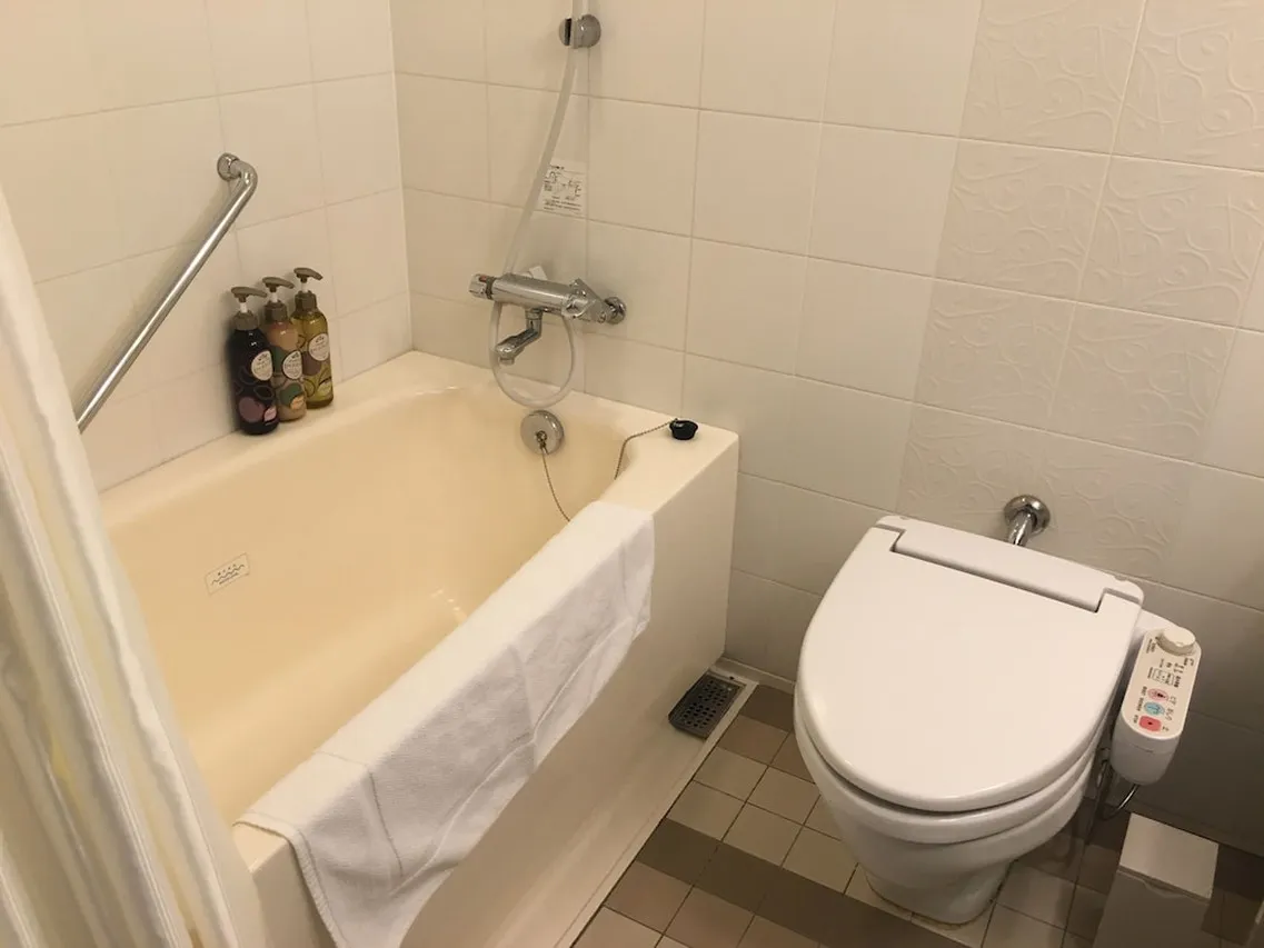 Richmond Hotel Kumamoto Shinshigai — rooms and atmosphere