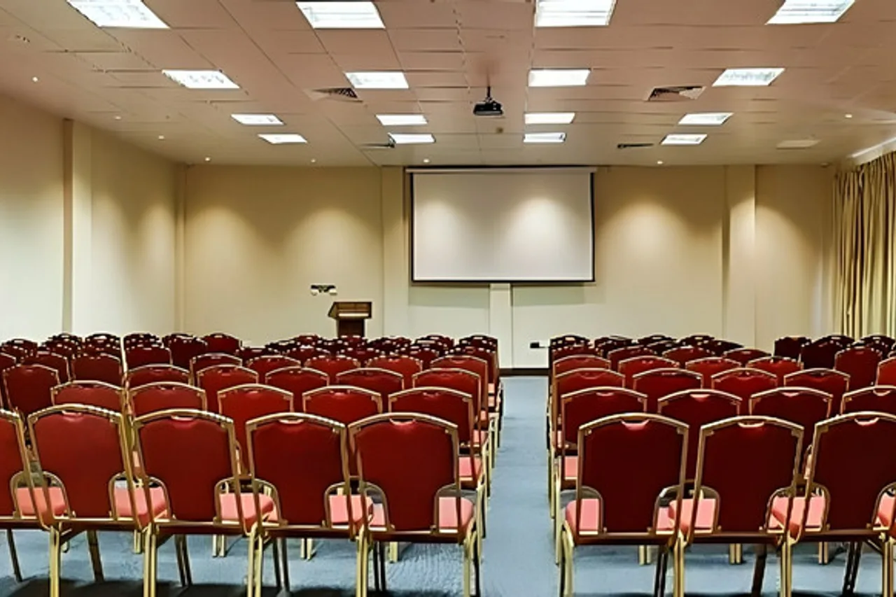 Ridge Royal Hotel — ภาพห้องพักและบรรยากาศ