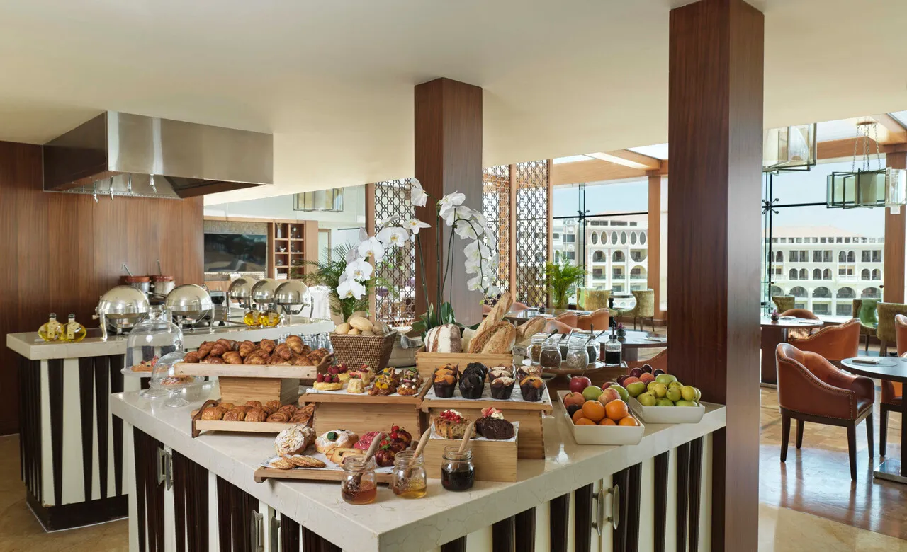 The Ritz-Carlton Abu Dhabi, Grand Canal — rooms and atmosphere
