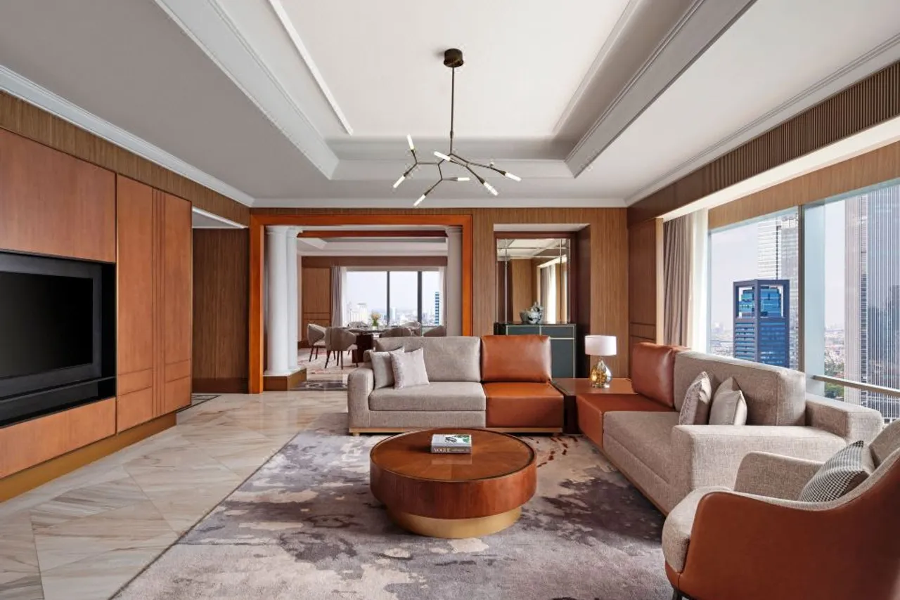 The Ritz-Carlton Jakarta, Mega Kuningan — rooms and atmosphere
