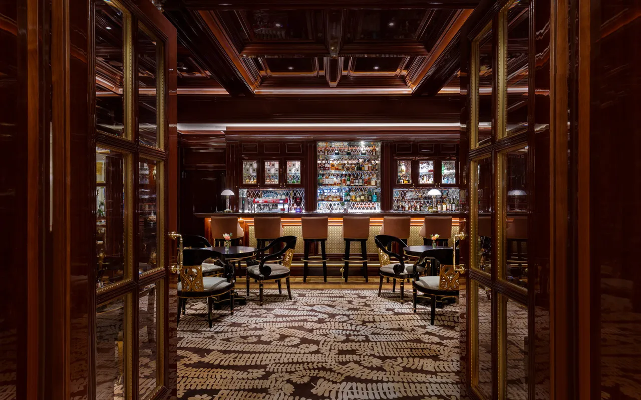 The Ritz-Carlton, Moscow — rooms and atmosphere