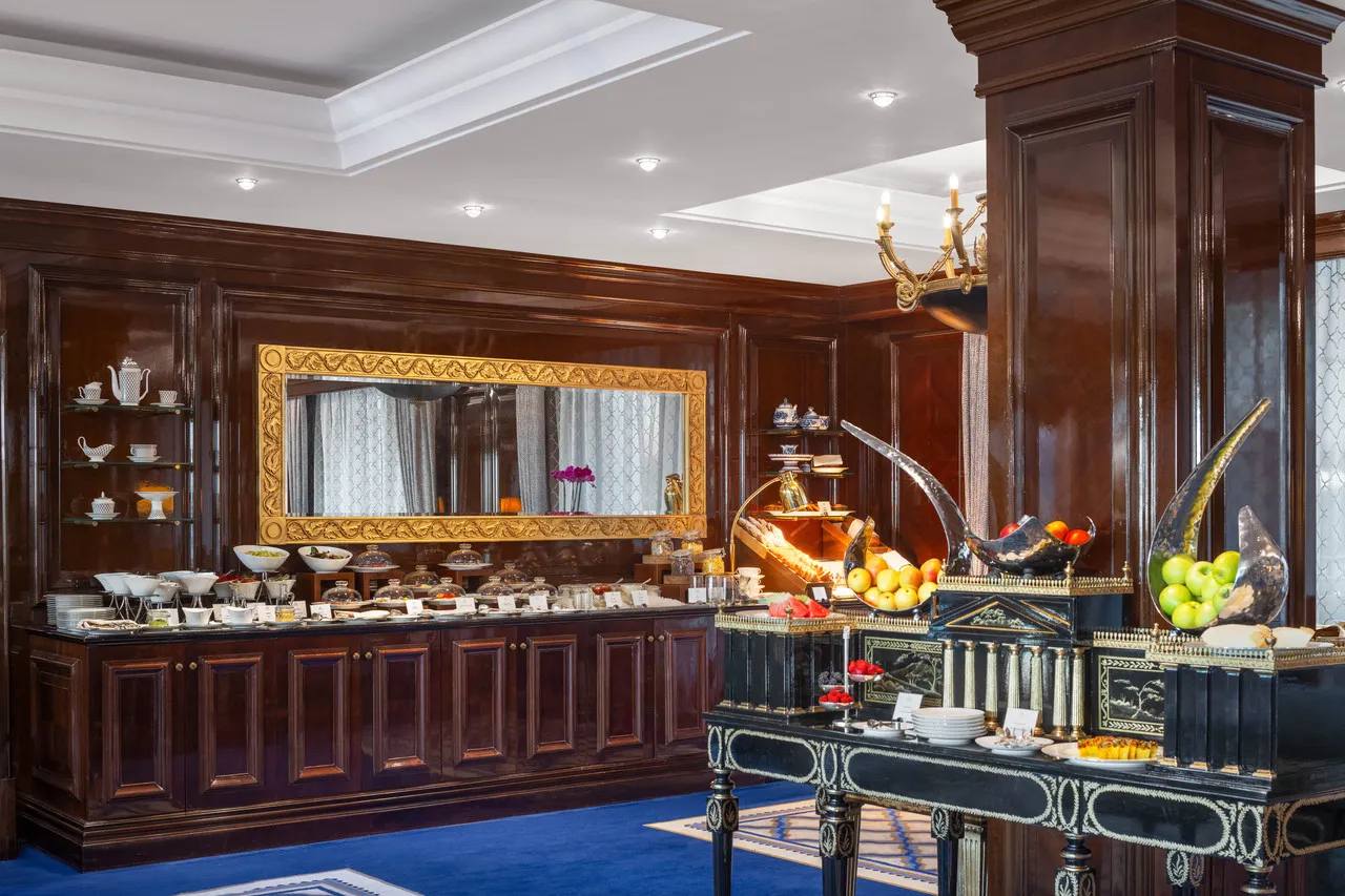 The Ritz-Carlton, Moscow — rooms and atmosphere