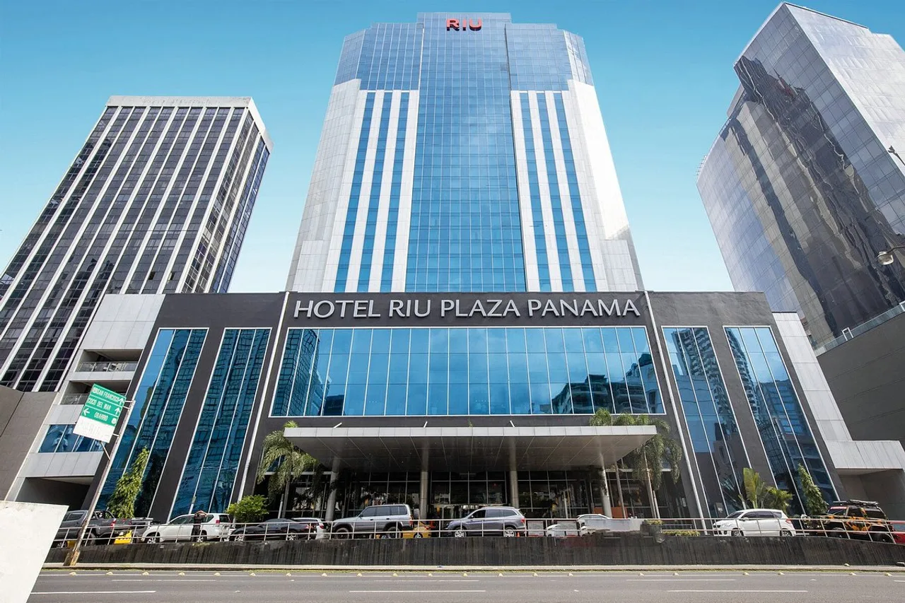 Riu Plaza Panama — โรงแรมในปานามาซิตี