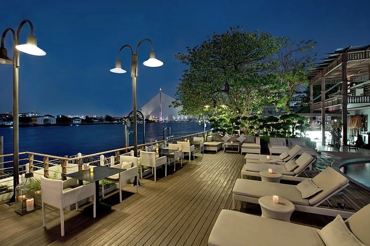 Riva Surya Bangkok — rooms and atmosphere