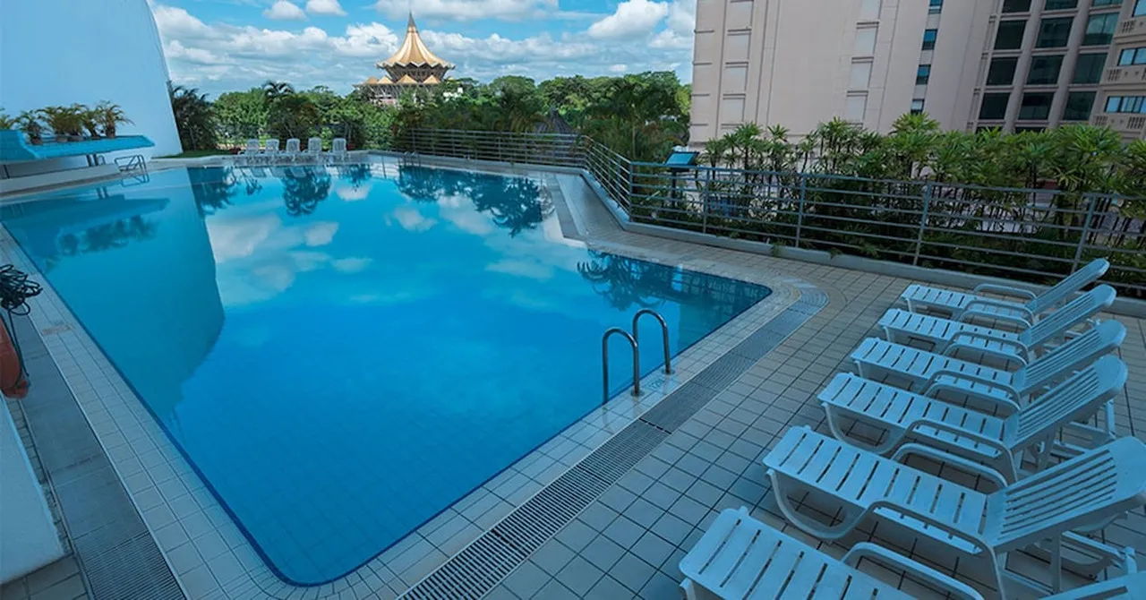 Riverside Majestic Hotel Astana Wing — rooms and atmosphere