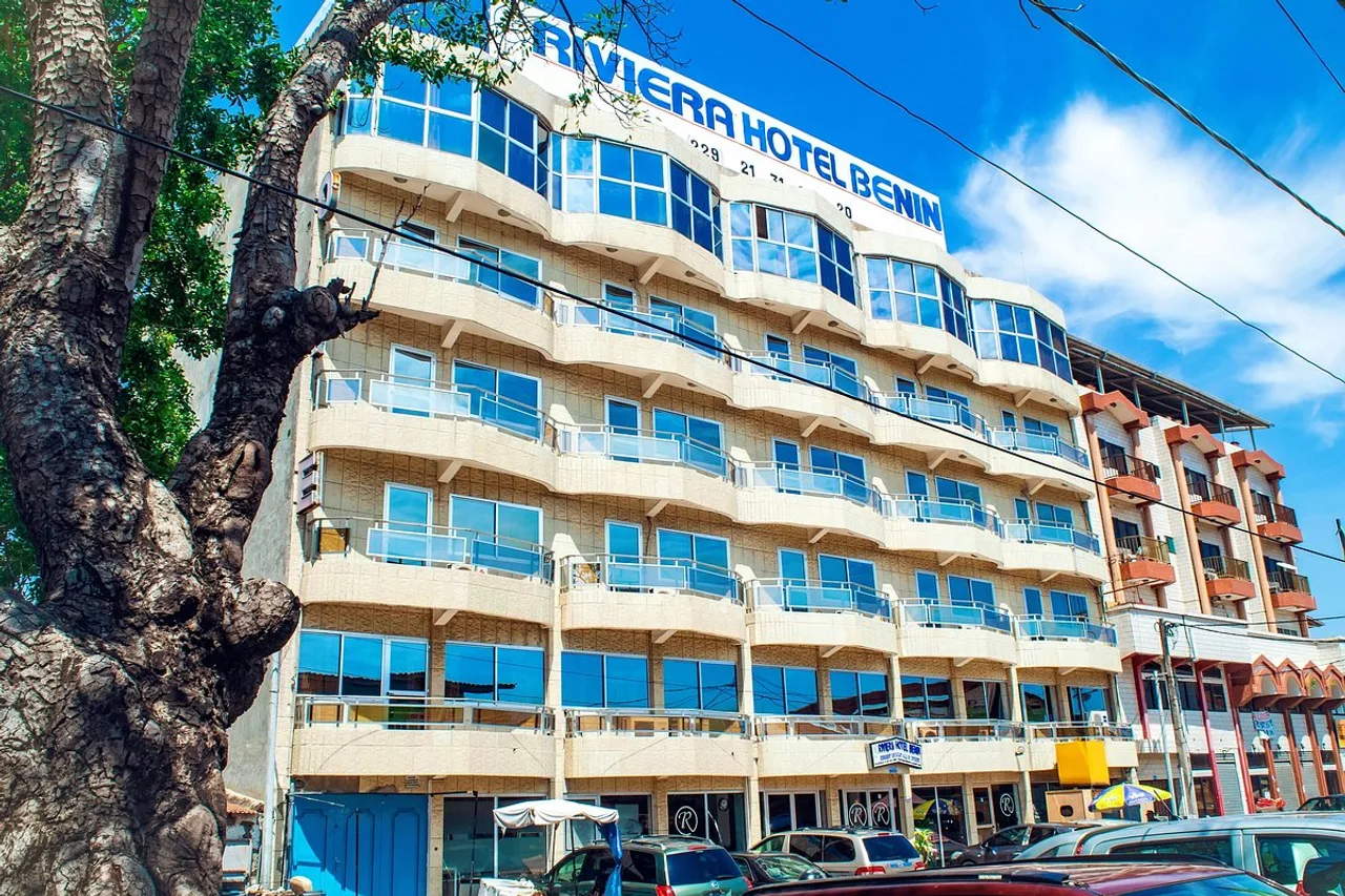 Riviera Hotel Benin — โรงแรมในโกโตนู