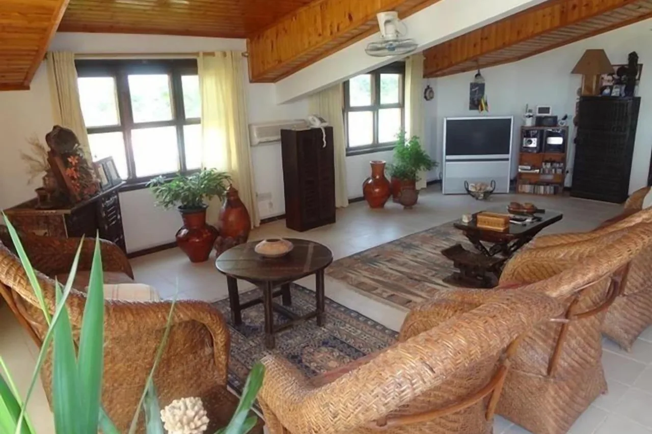 Roc Heights Lodge — ภาพห้องพักและบรรยากาศ