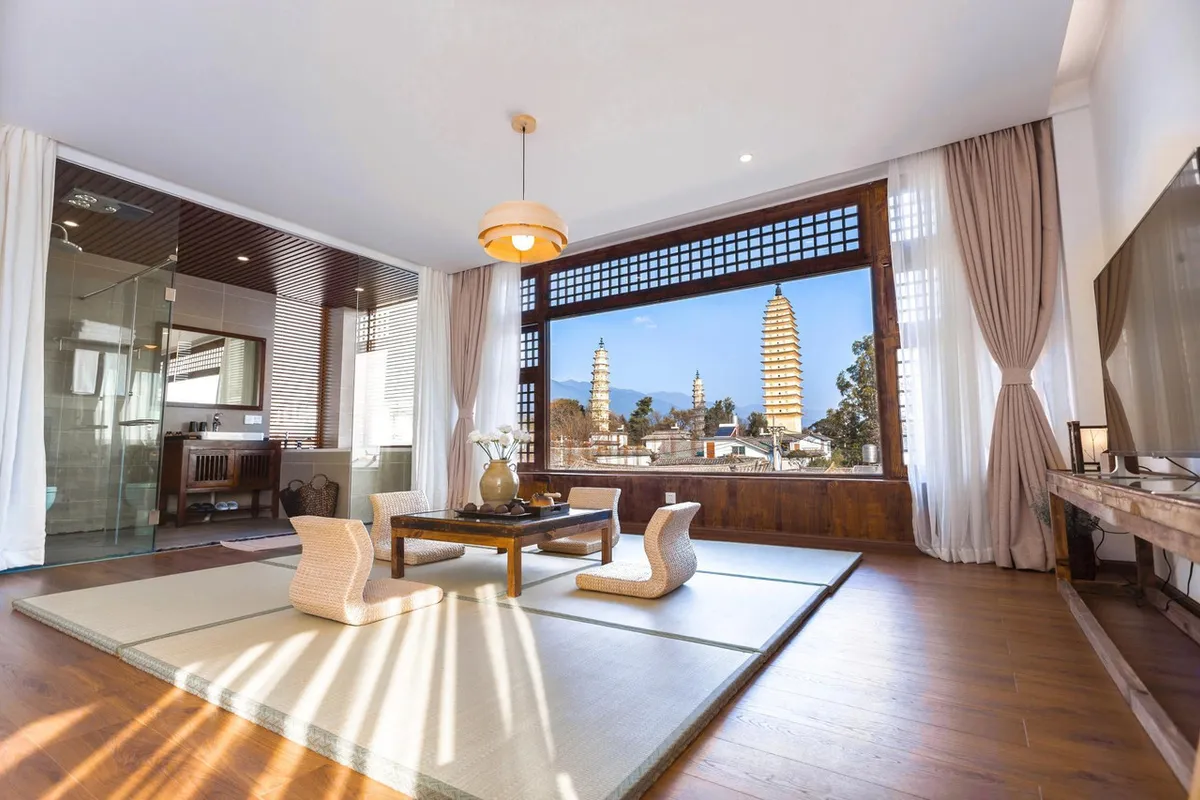 Ronglu Hotel — rooms and atmosphere