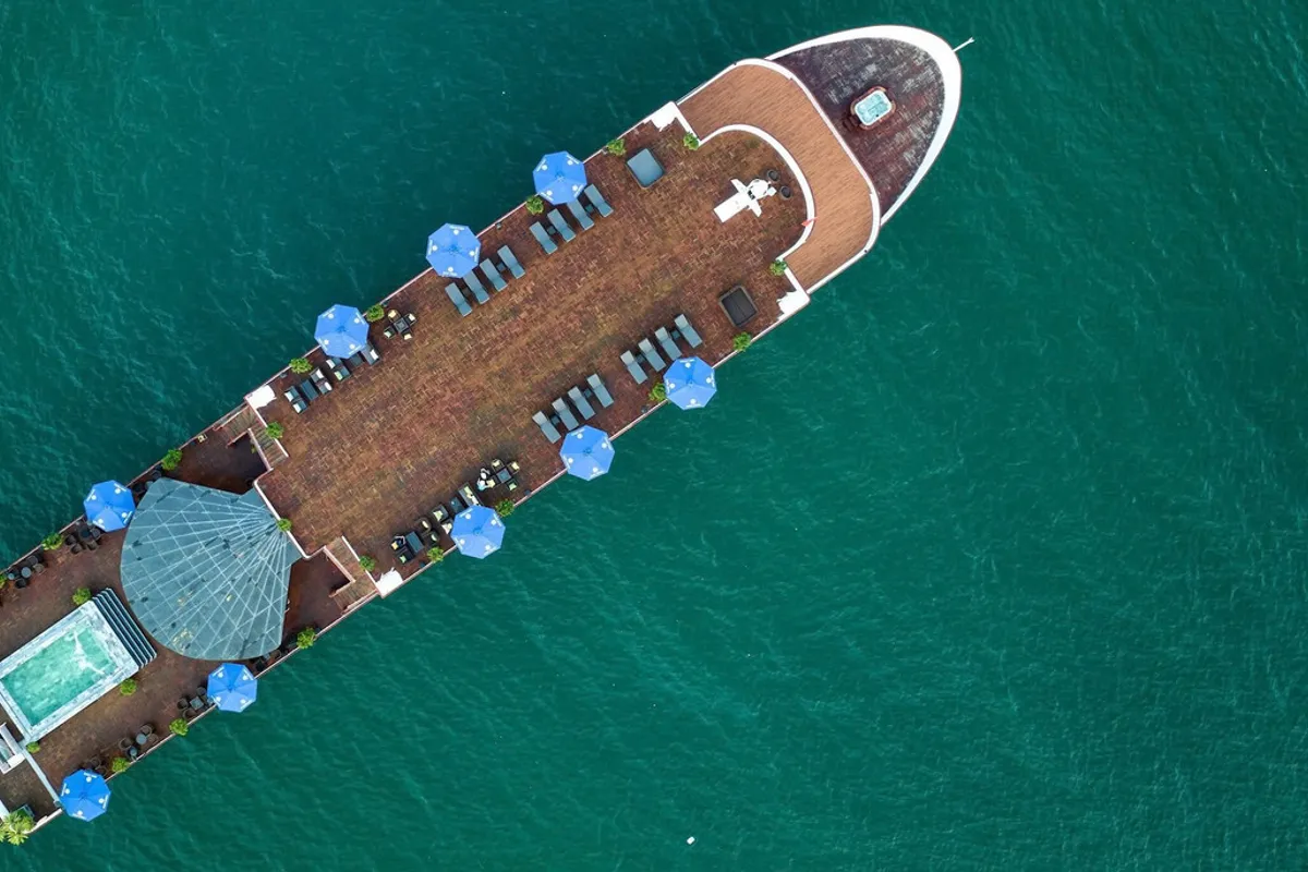 Rosa Cruise Halong — rooms and atmosphere