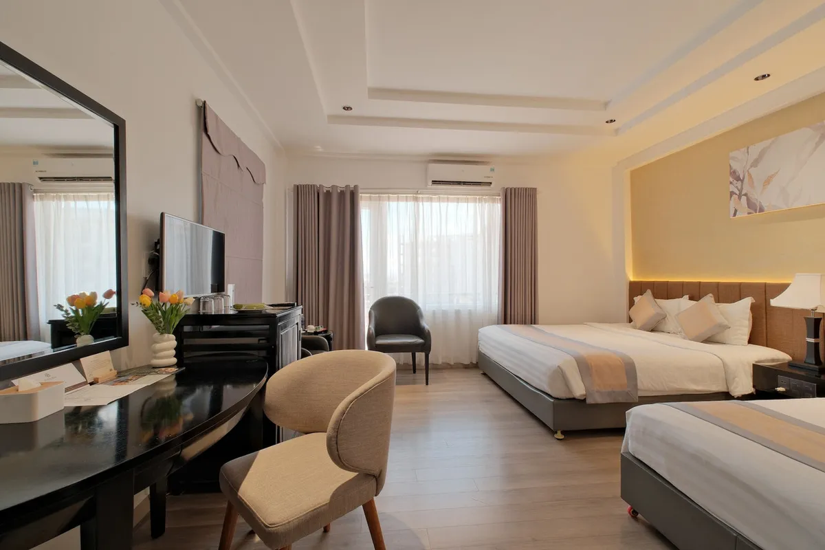 Rosaleen Boutique Hotel Hue — rooms and atmosphere