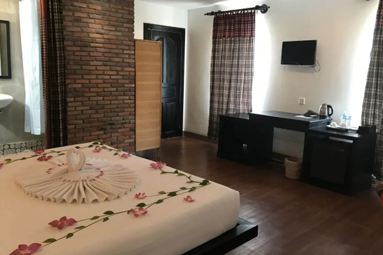 Rose Royal Suite — rooms and atmosphere