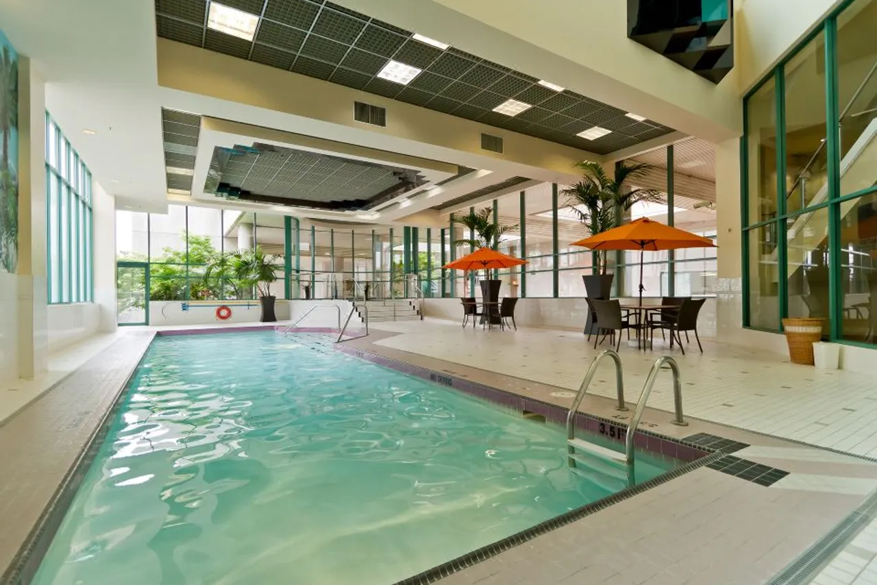 Rosedale on Robson Suite Hotel — ภาพห้องพักและบรรยากาศ