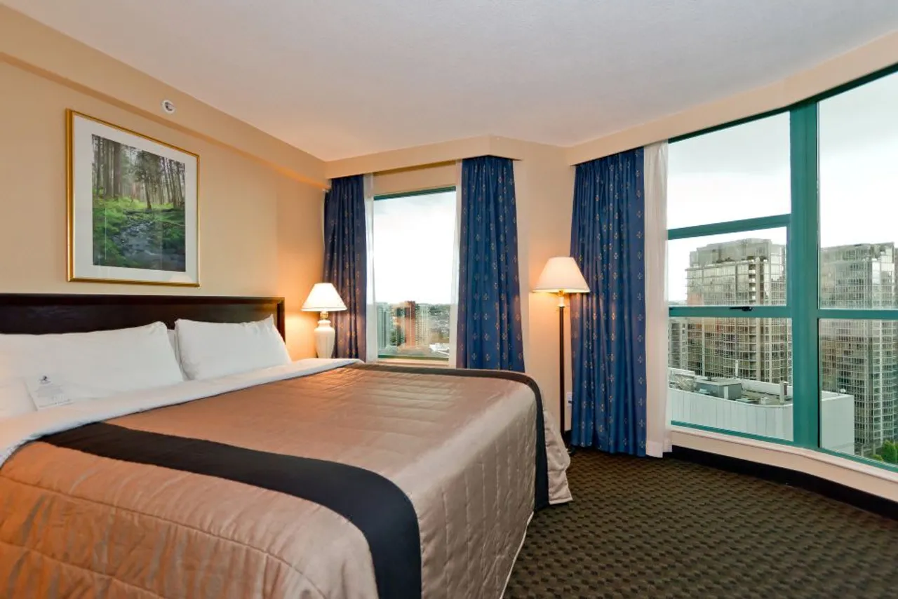 Rosedale on Robson Suite Hotel — ภาพห้องพักและบรรยากาศ