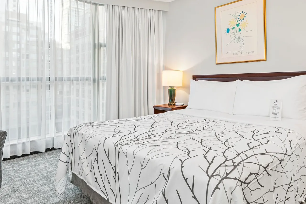 Rosedale on Robson Suite Hotel — ภาพห้องพักและบรรยากาศ