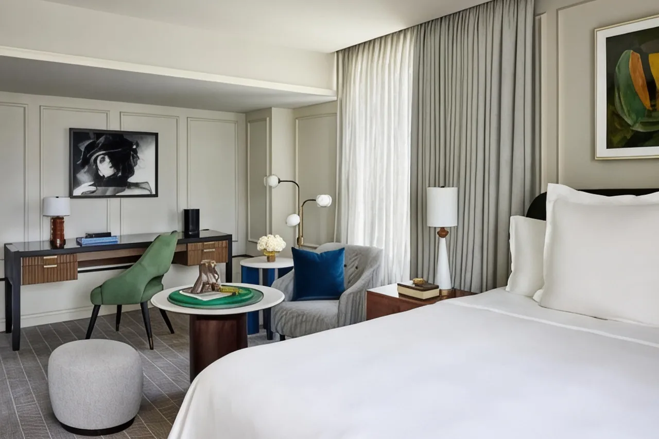 Rosewood Hotel Georgia — rooms and atmosphere