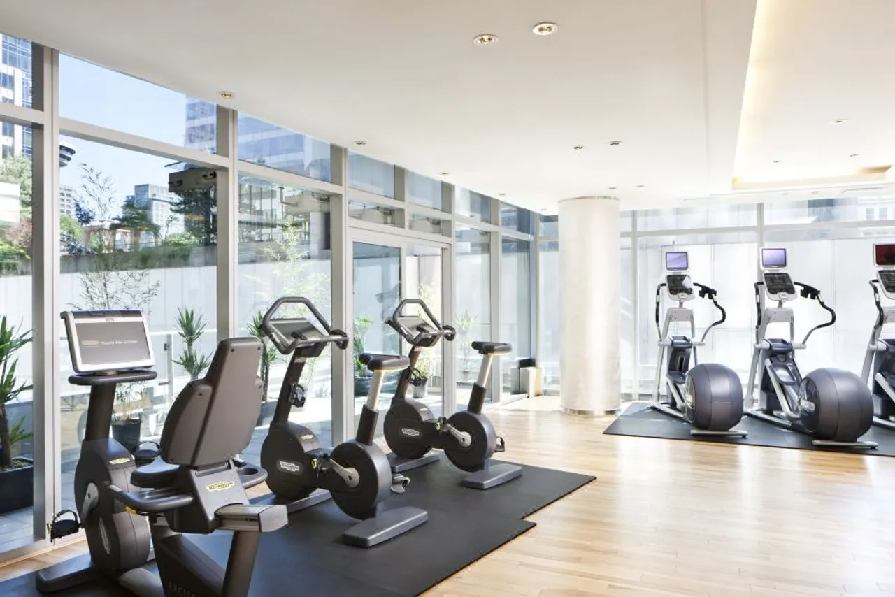 Rosewood Hotel Georgia — ภาพห้องพักและบรรยากาศ
