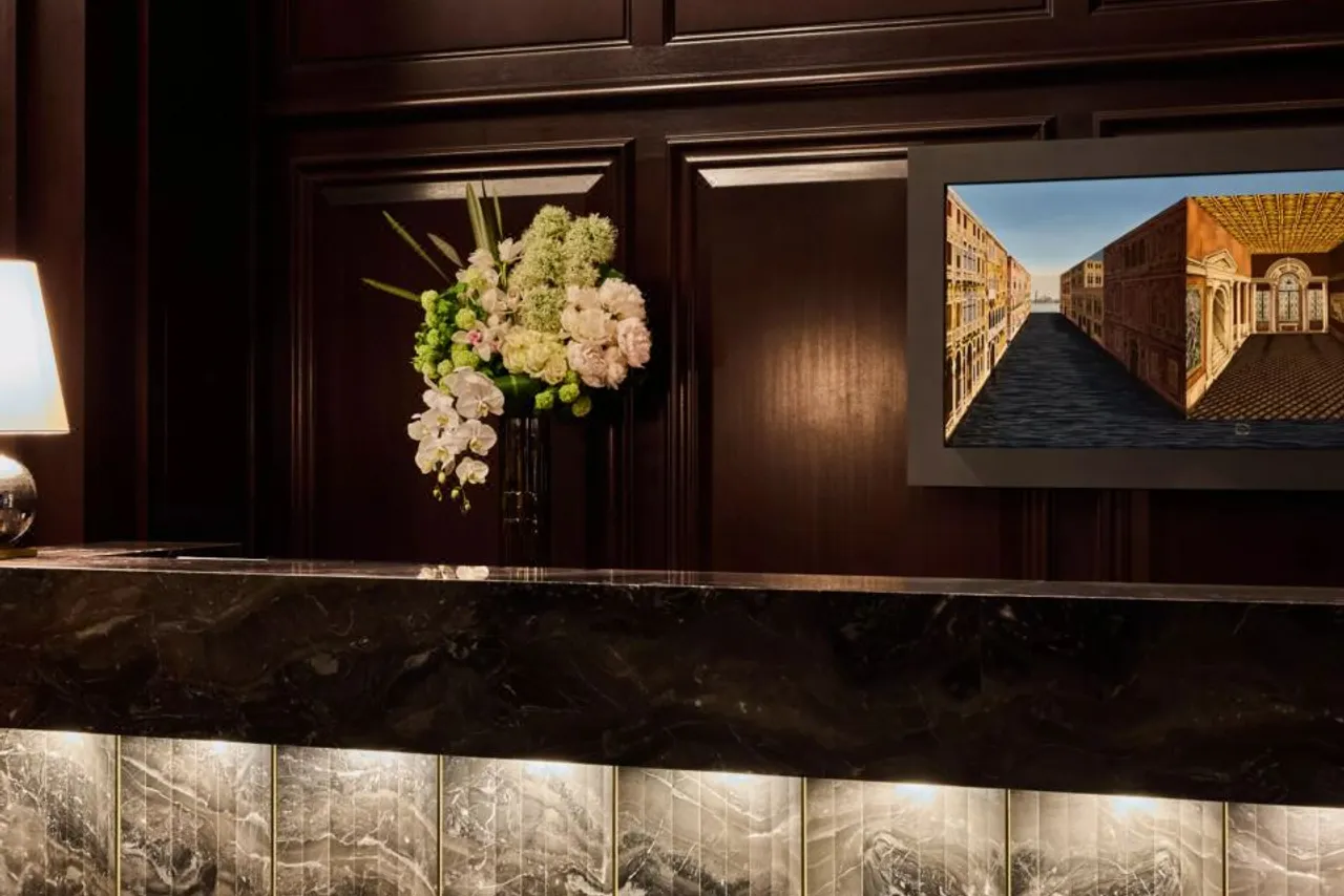 Rosewood Hotel Georgia — ภาพห้องพักและบรรยากาศ