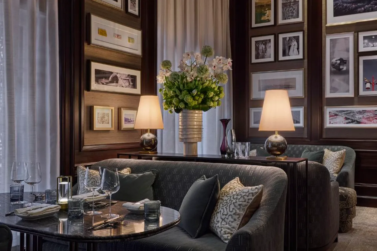 Rosewood Hotel Georgia — ภาพห้องพักและบรรยากาศ