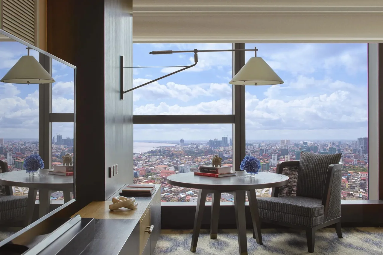 Rosewood Phnom Penh — ภาพห้องพักและบรรยากาศ