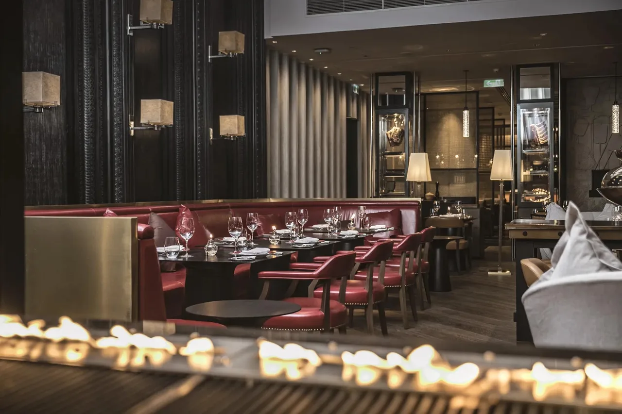 Rosewood Phnom Penh — ภาพห้องพักและบรรยากาศ