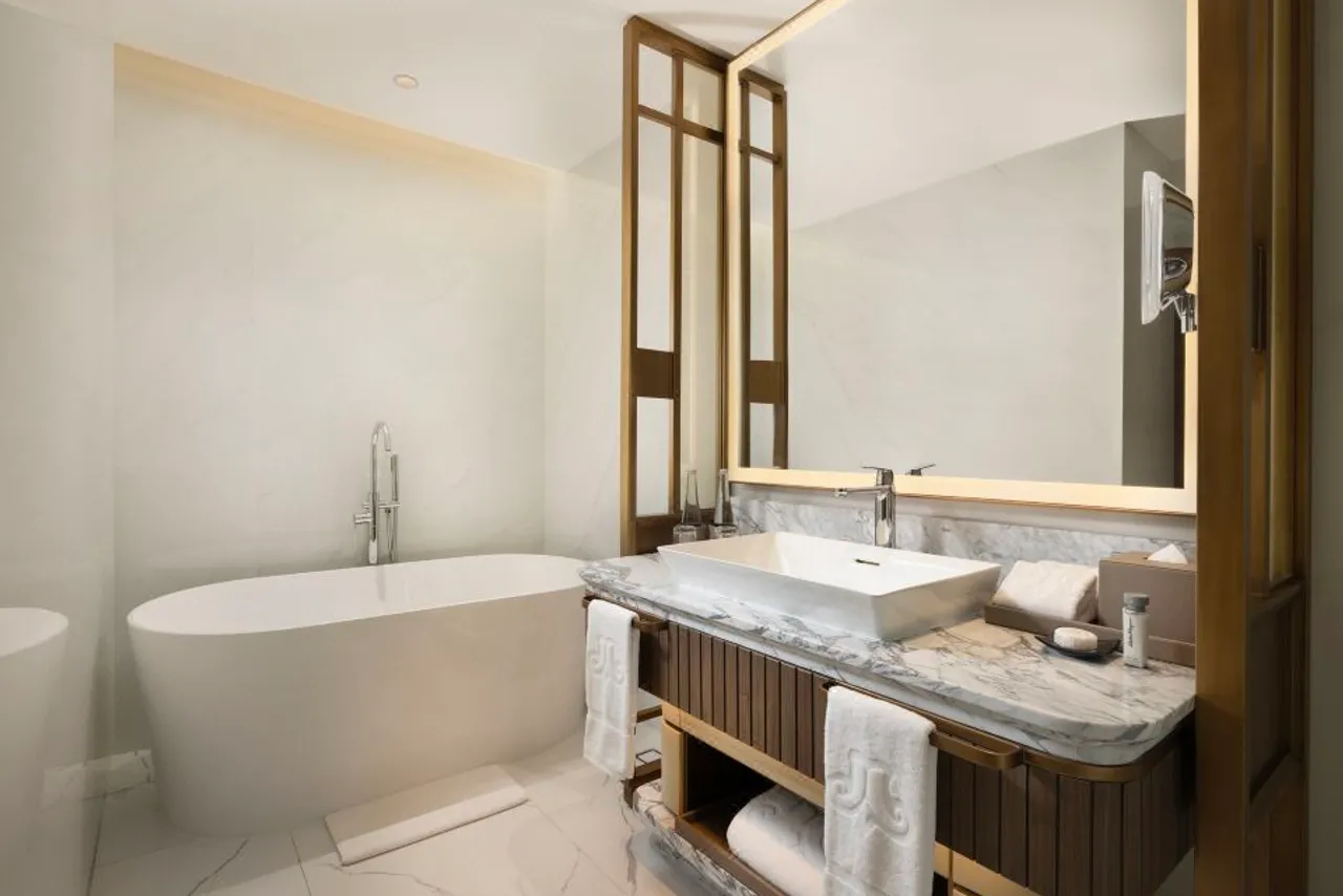 Royal Ambarrukmo Yogyakarta — rooms and atmosphere