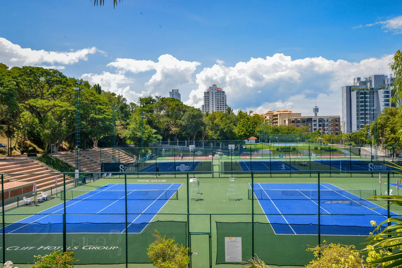 Royal Cliff Beach Hotel Pattaya — rooms and atmosphere