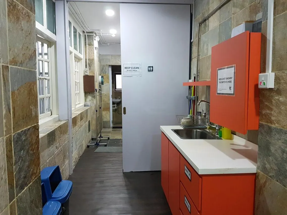 Royal Lodge @ Pagoda Street — rooms and atmosphere
