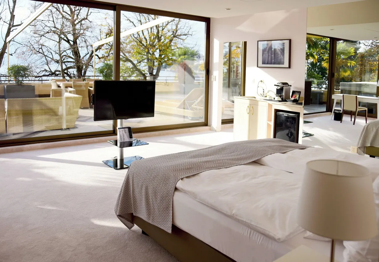 Royal Plaza Montreux — rooms and atmosphere
