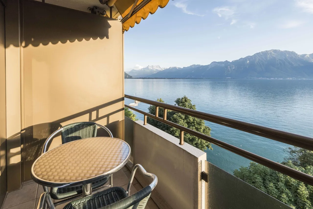 Royal Plaza Montreux — rooms and atmosphere