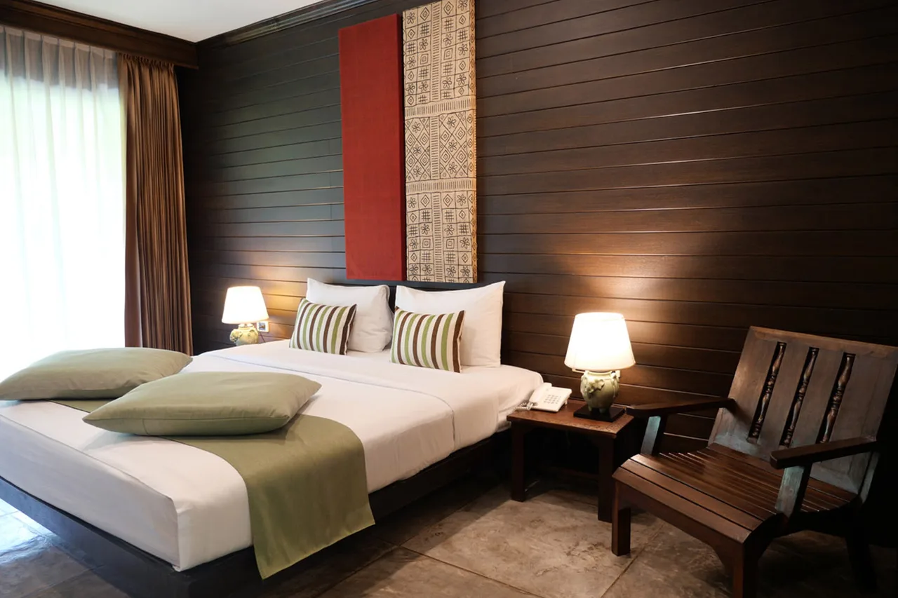 Royal River Kwai Resort & Spa — rooms and atmosphere