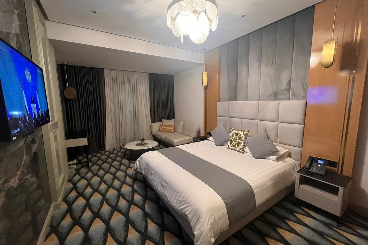 The Rumi Hotel &amp; Residences — โรงแรมในดูชานเบ