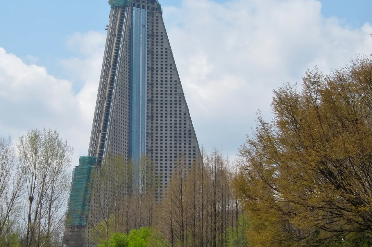Ryugyong Hotel — rooms and atmosphere
