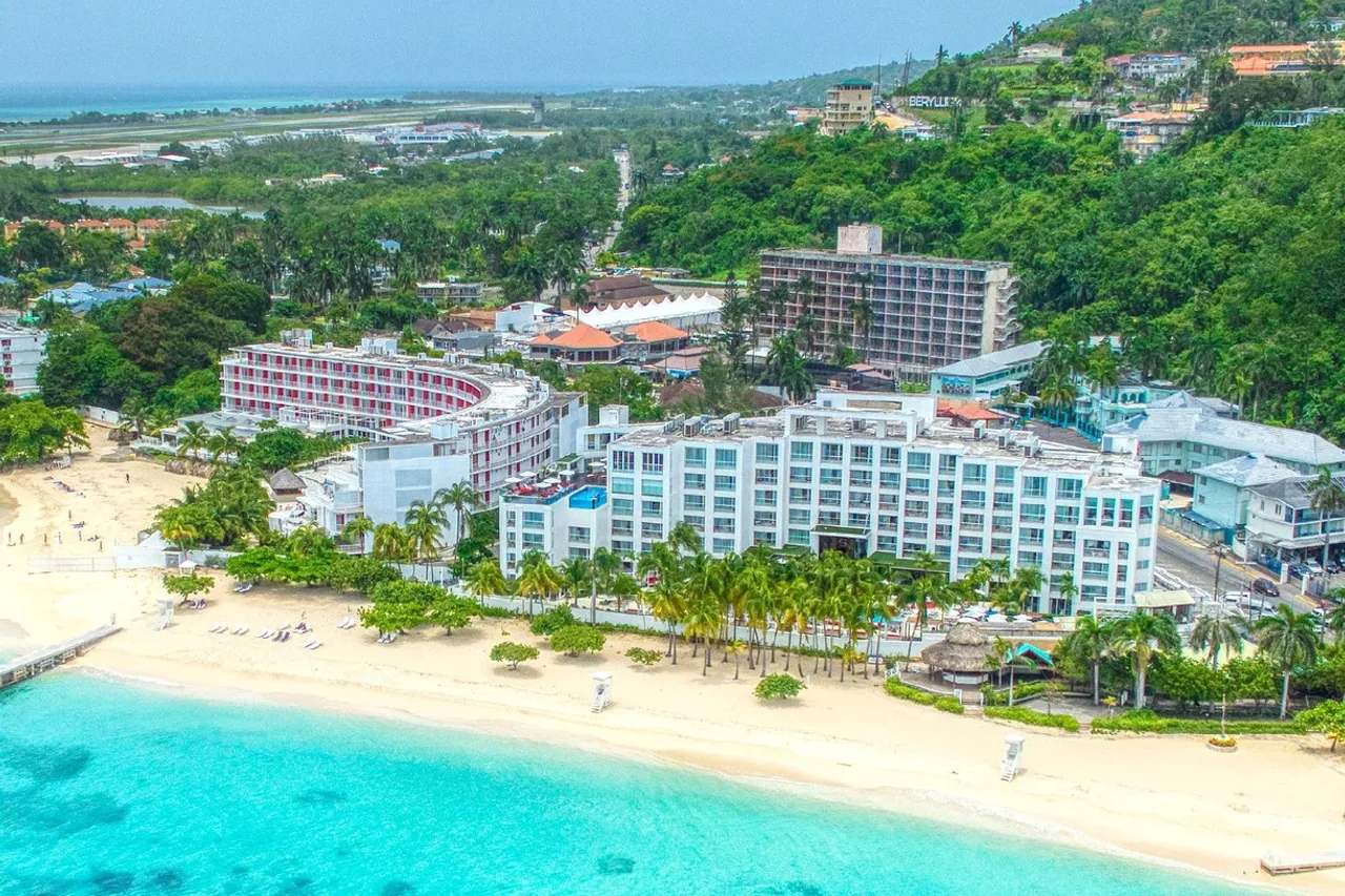 6 โรงแรมน่าพักใน Montego Bay จาเมกา — รีวิวจัดอันดับ รีสอร์ตออลอินคลูซีฟริมหาด