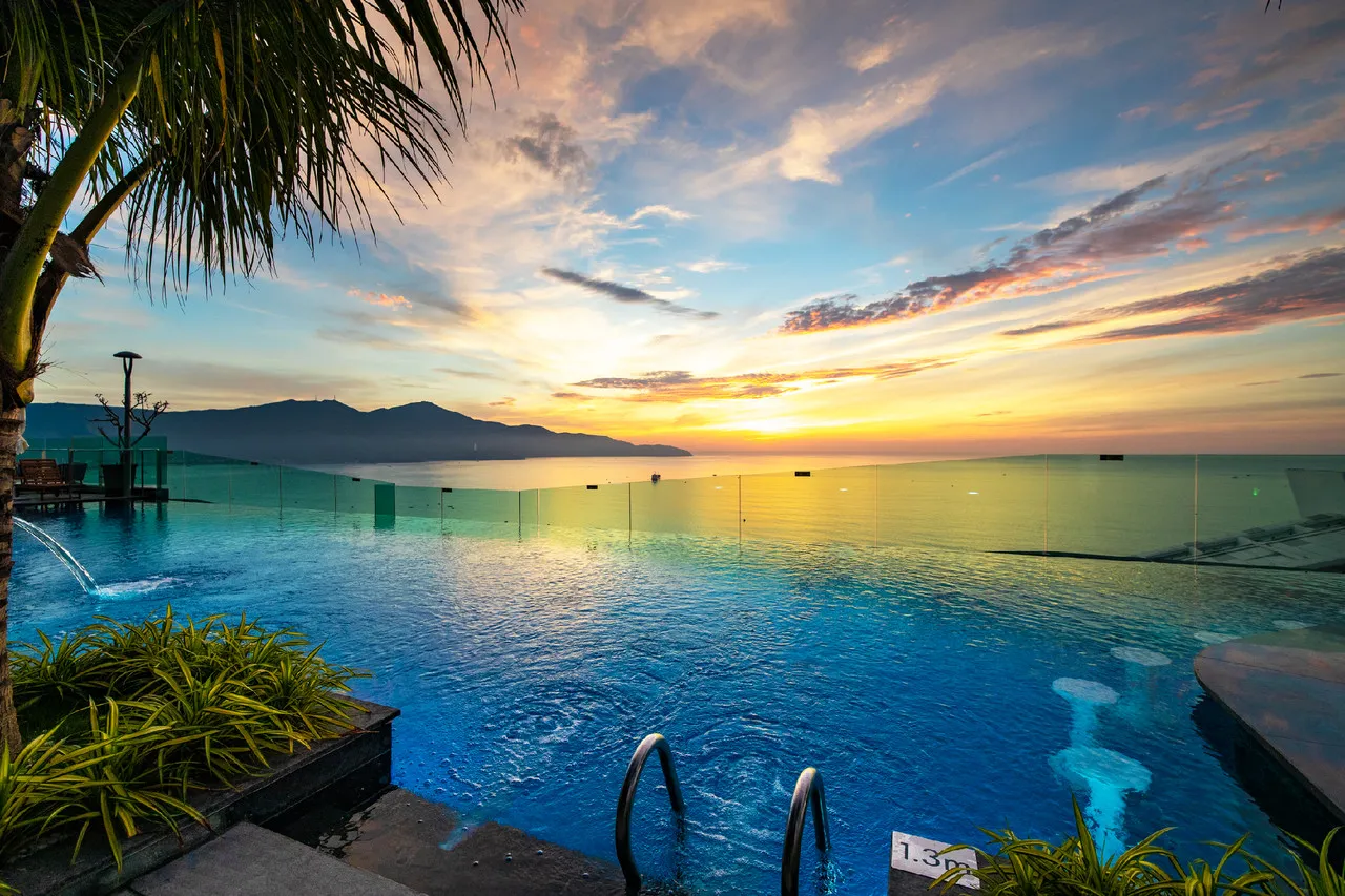 Sala Danang Beach Hotel — rooms and atmosphere