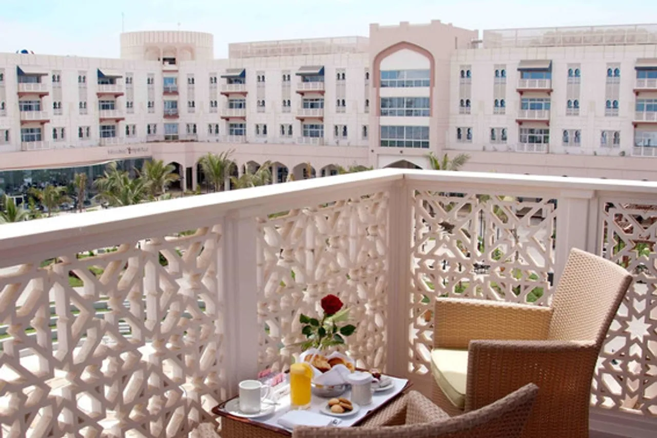 Salalah Gardens Hotel Managed by Safir Hotels & Resorts — ภาพห้องพักและบรรยากาศ