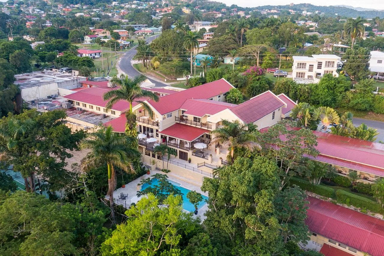 San Ignacio Resort Hotel — โรงแรมในเบลโมแพน