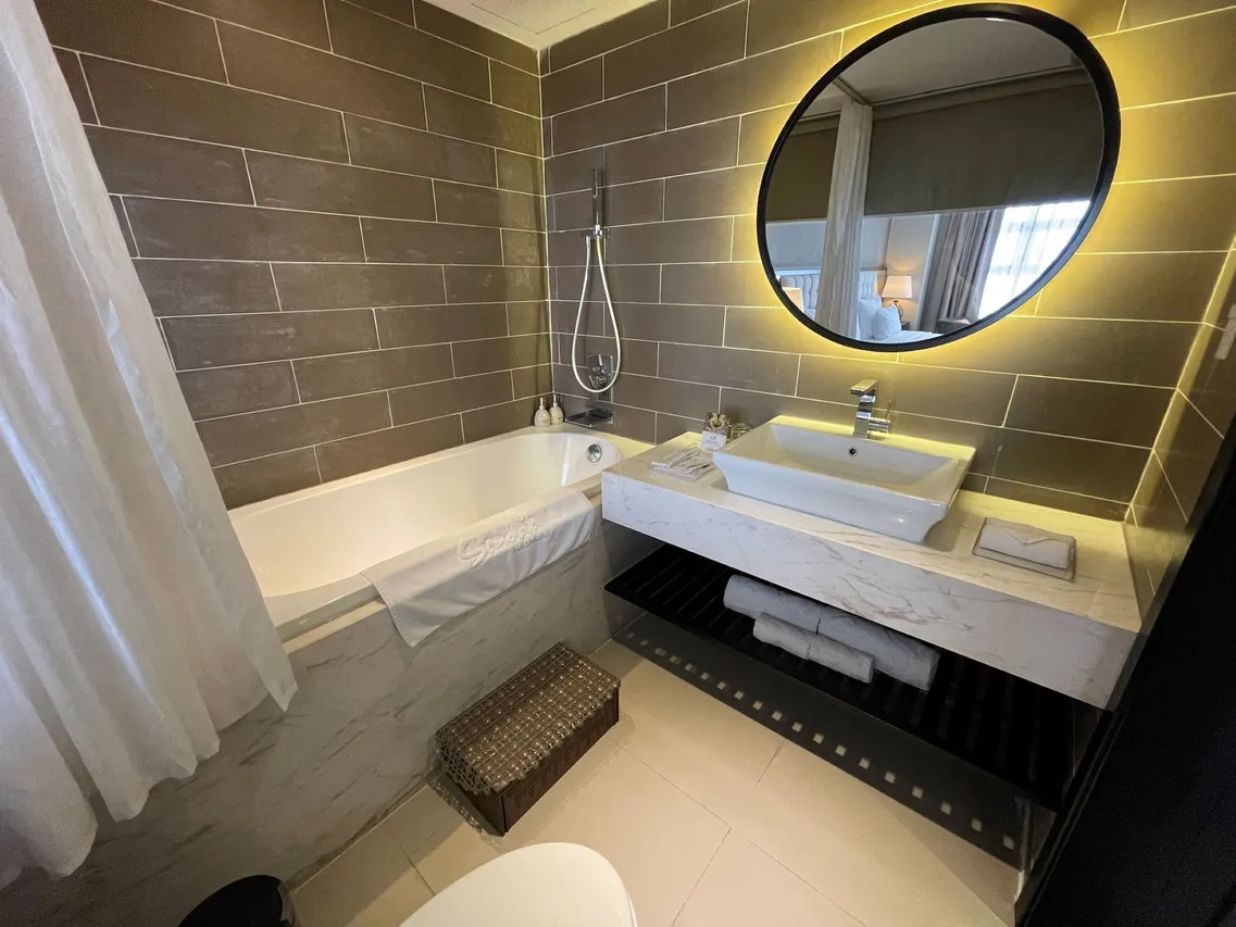 Sanouva Da Nang Hotel — rooms and atmosphere
