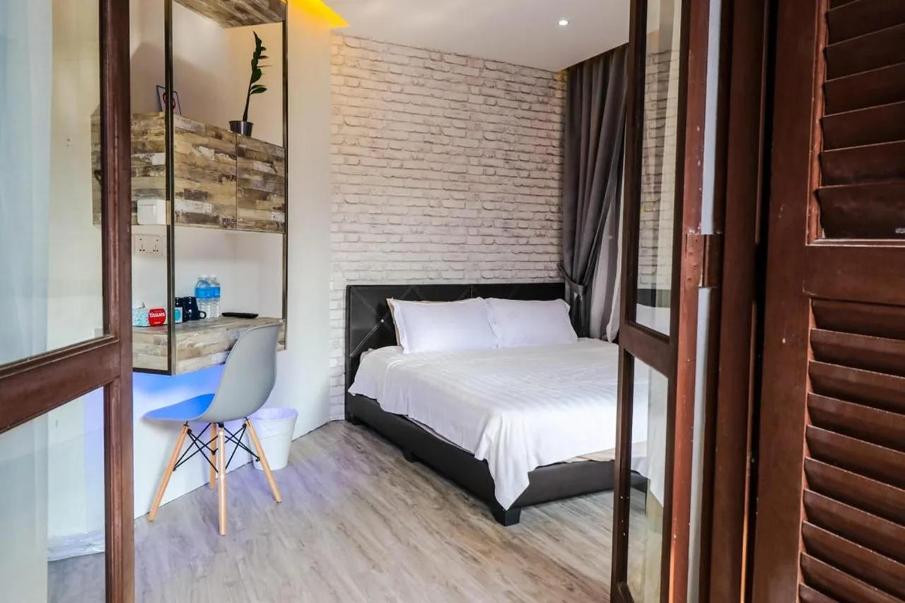 Santa Grand Hotel Lai Chun Yuen — rooms and atmosphere
