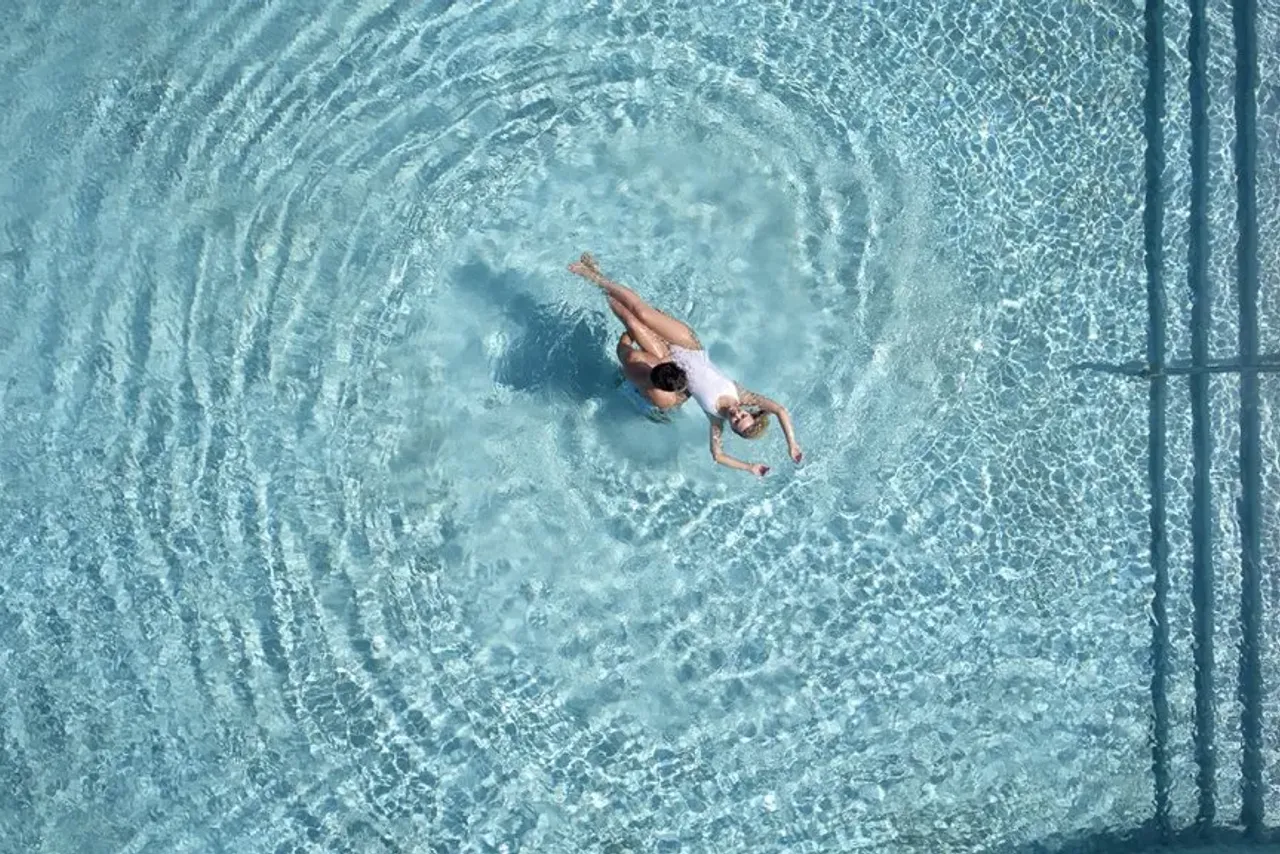 Santo Maris Oia Luxury Suites & Spa — rooms and atmosphere