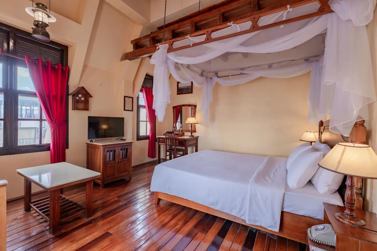 Saphir Dalat Hotel — rooms and atmosphere