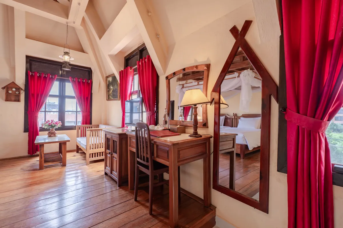Saphir Dalat Hotel — rooms and atmosphere