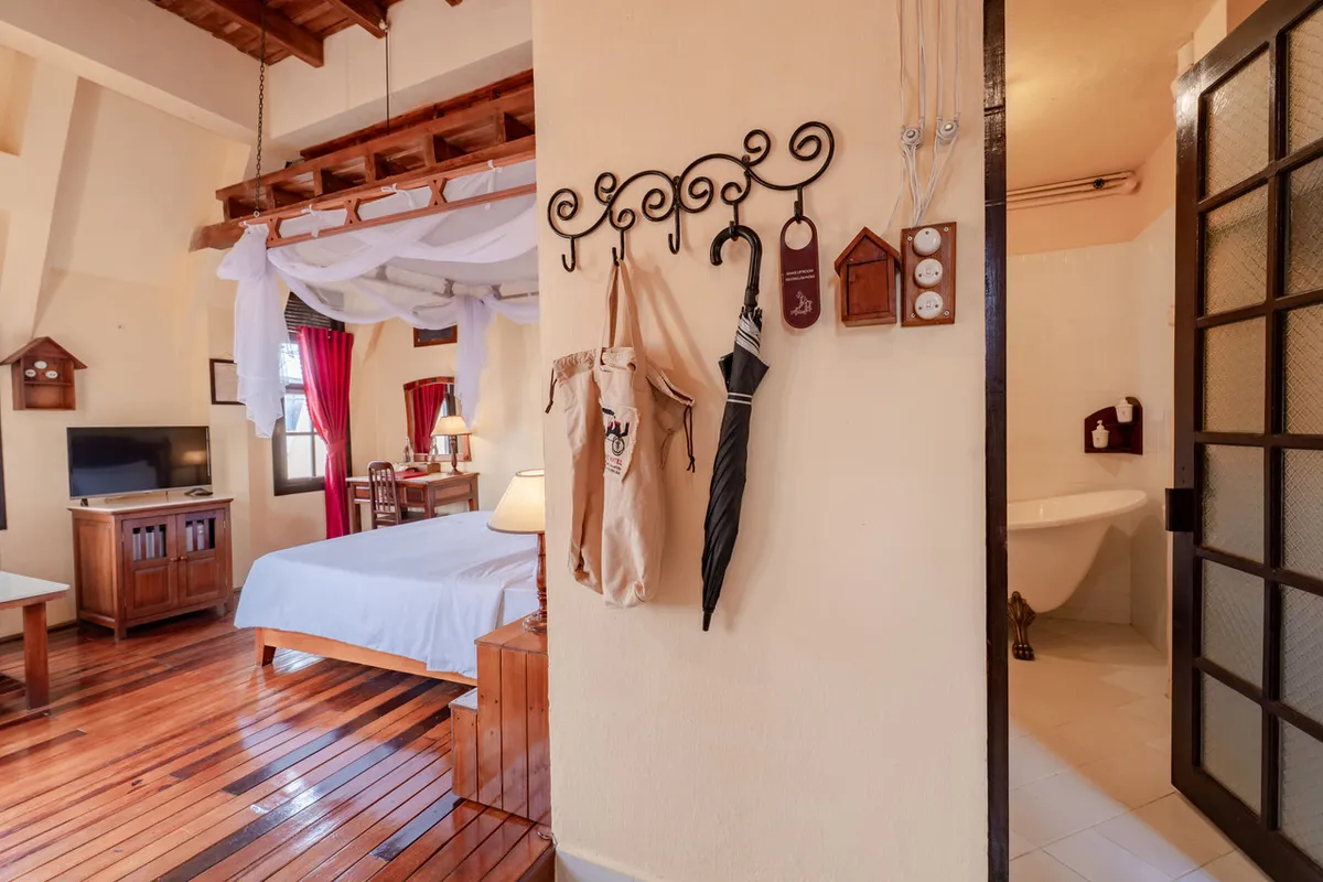 Saphir Dalat Hotel — rooms and atmosphere