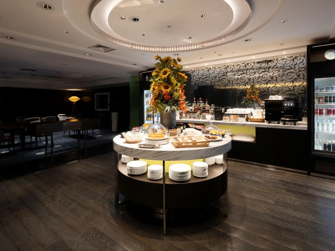Sapporo Grand Hotel — rooms and atmosphere