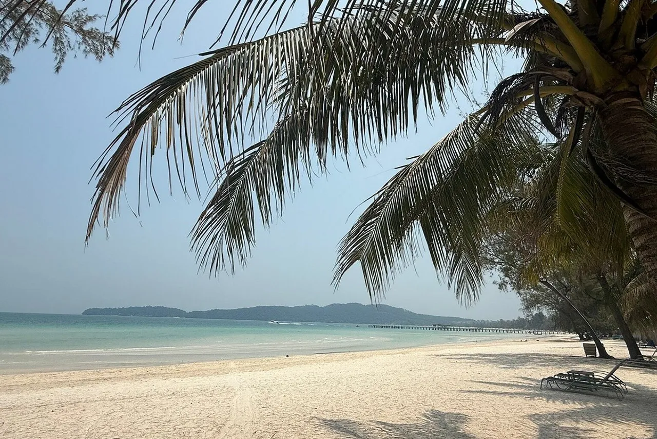 Saracen Bay Resort — โรงแรมในเกาะรง