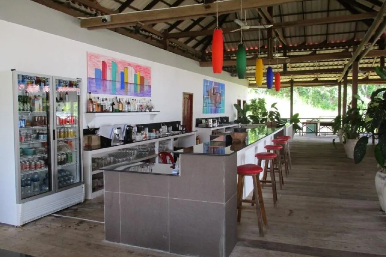 Saracen Bay Resort — rooms and atmosphere