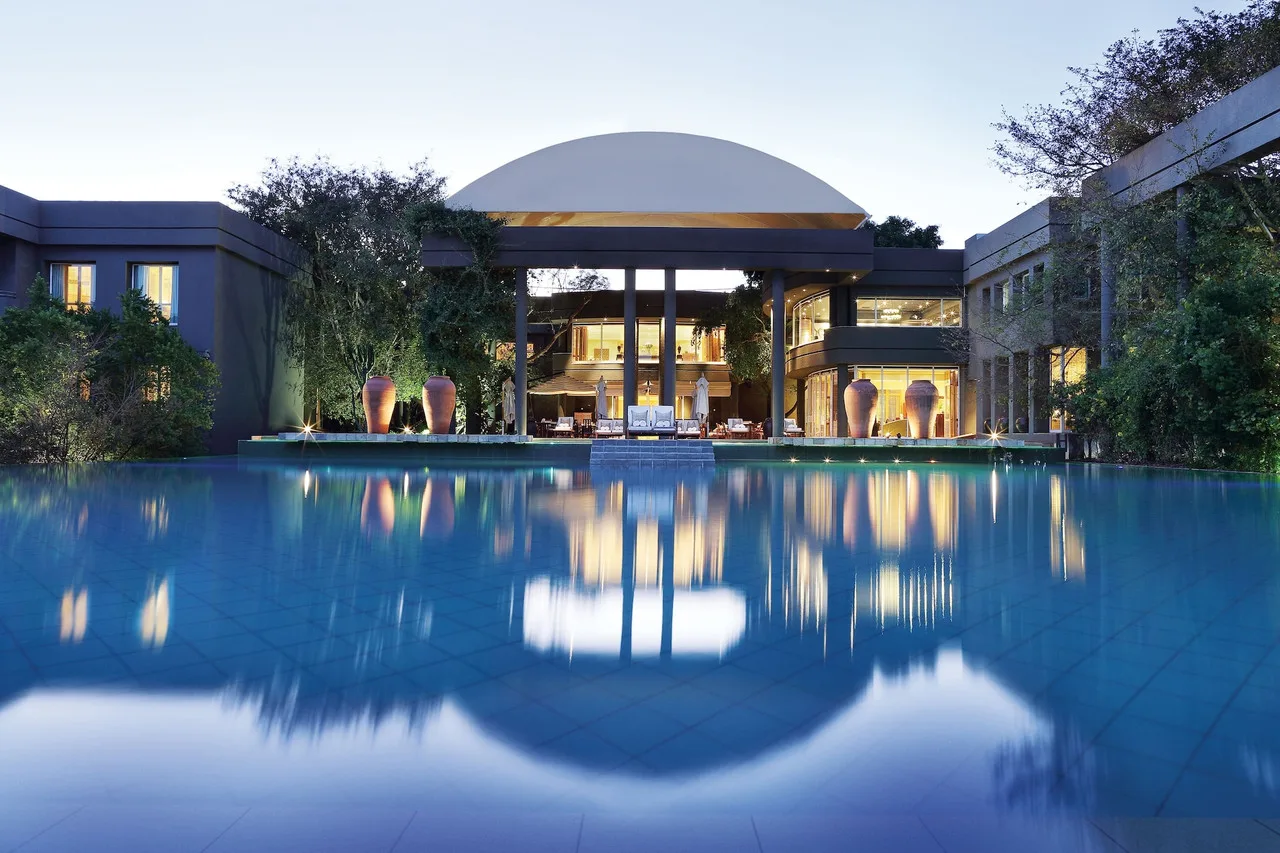 6 โรงแรมน่าพักใน Johannesburg แอฟริกาใต้ — รีวิวจัดอันดับ ที่พักย่าน Sandton–Rosebank