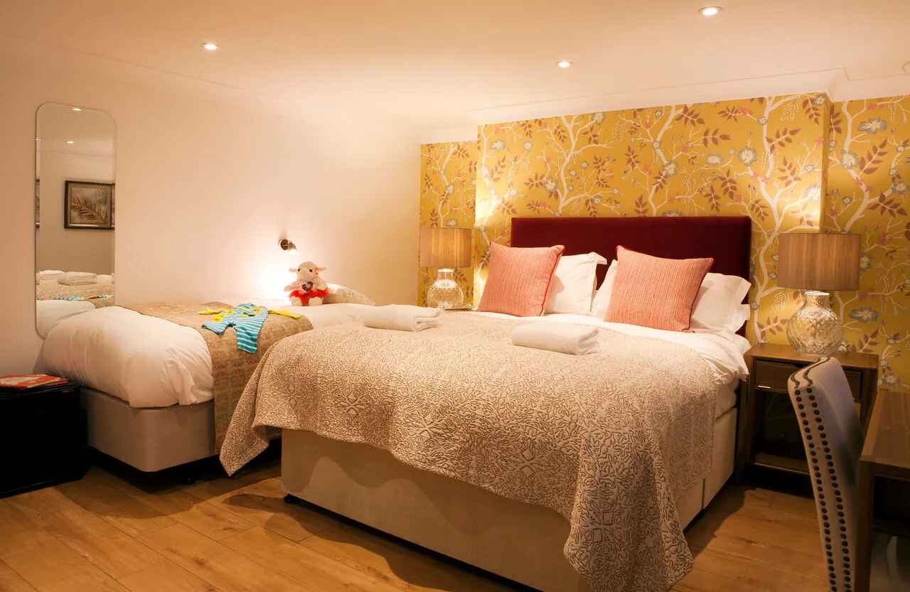 Sea Spray Brighton — rooms and atmosphere