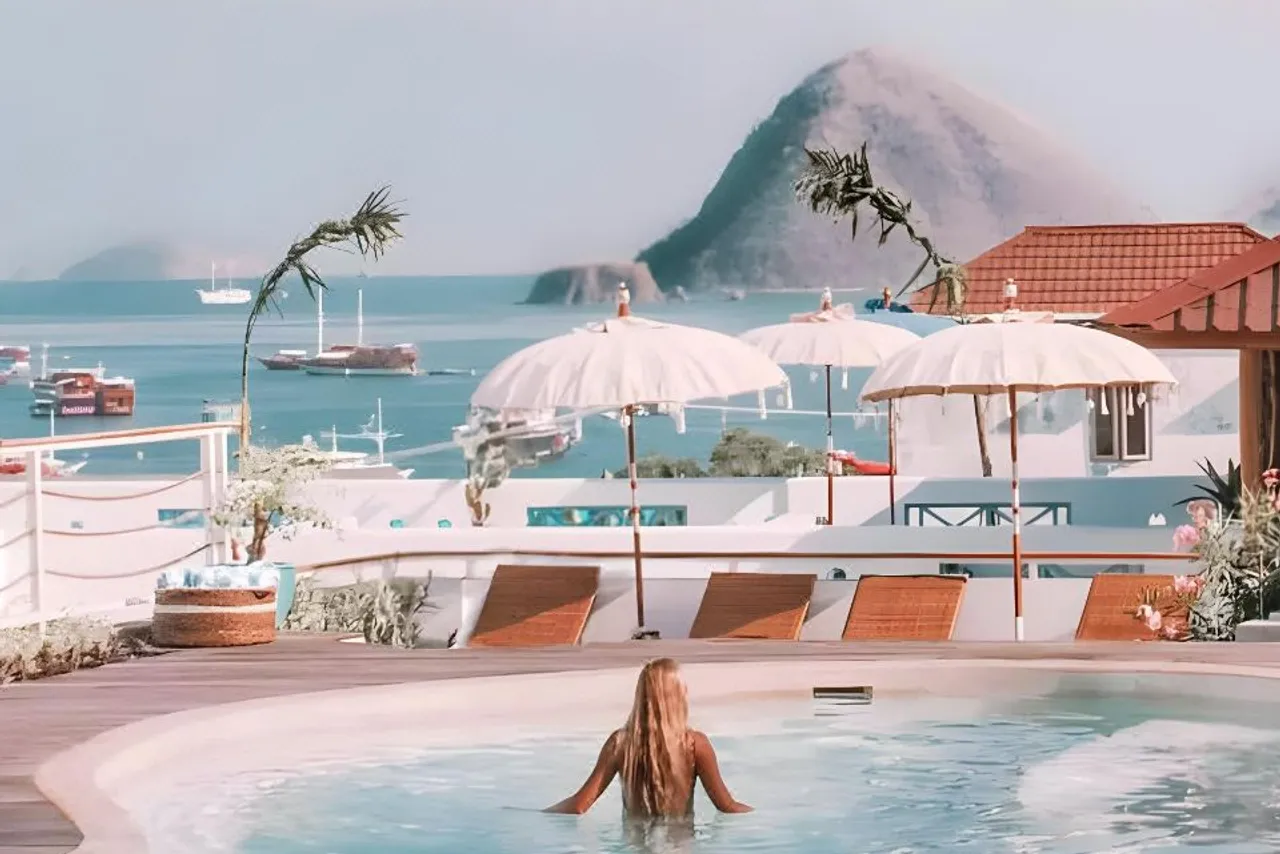 Seaesta Komodo Hotel & Hostel — โรงแรมในลาบวนบาโจ