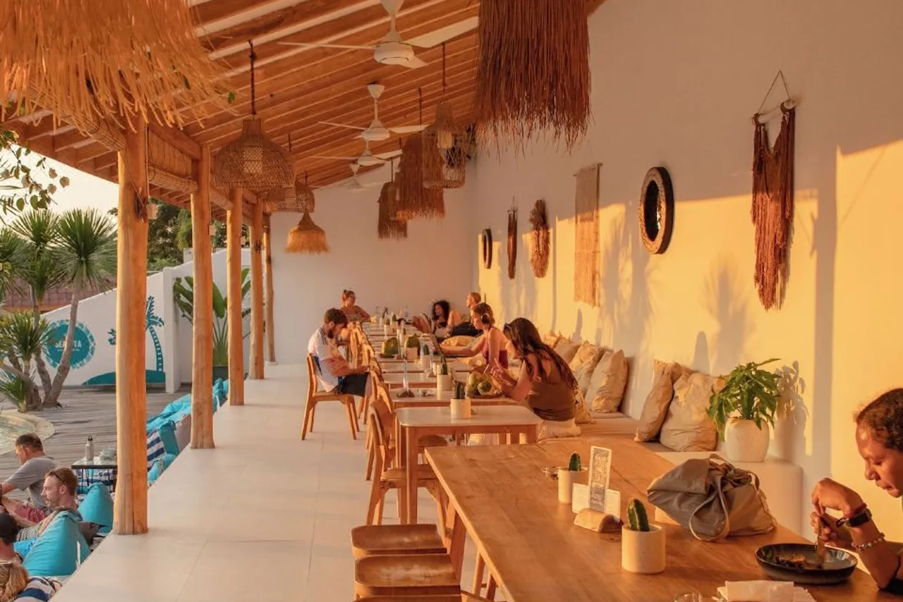 Seaesta Komodo Hotel & Hostel — ภาพห้องพักและบรรยากาศ