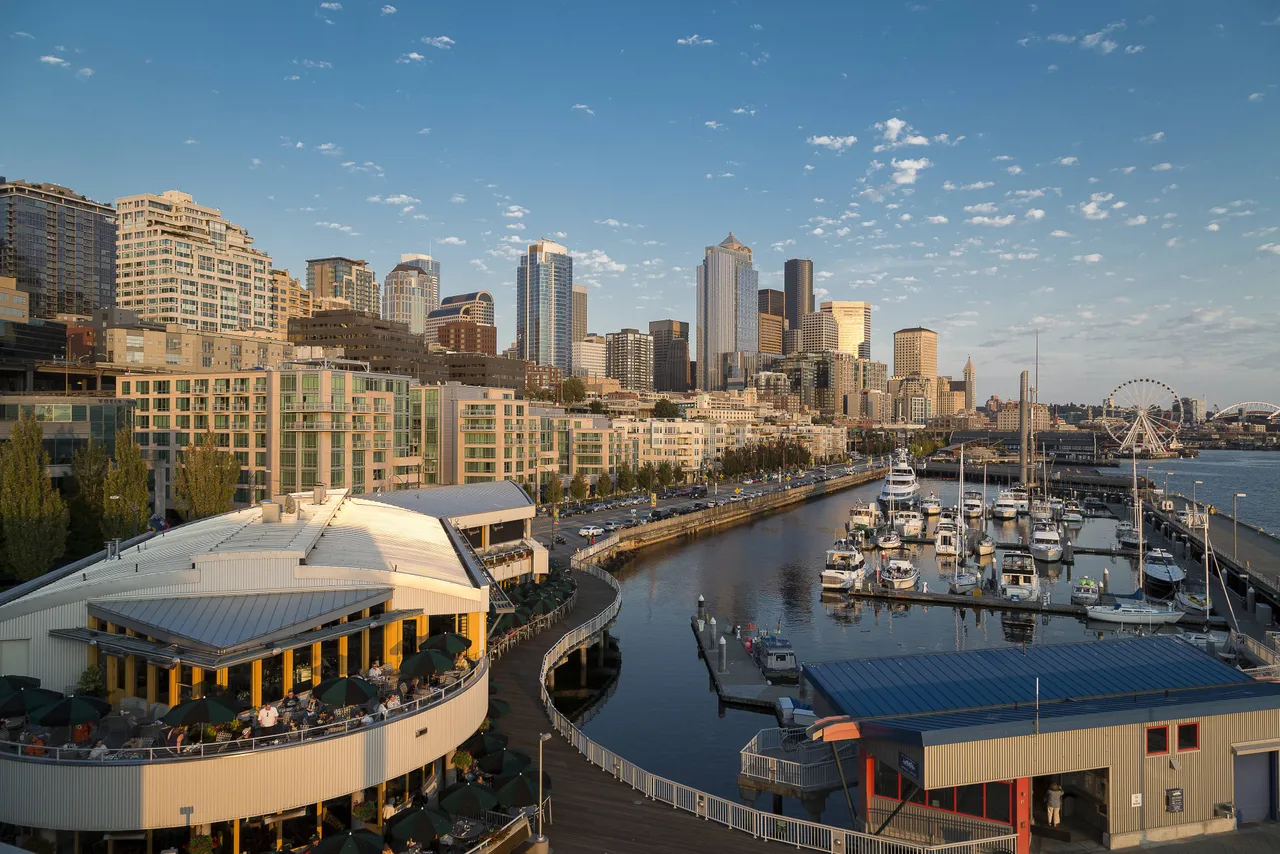 10 โรงแรมครอบครัวซีแอตเทิล — ที่พักพาเด็กใกล้ Space Needle/Waterfront (อัปเดต 2026)